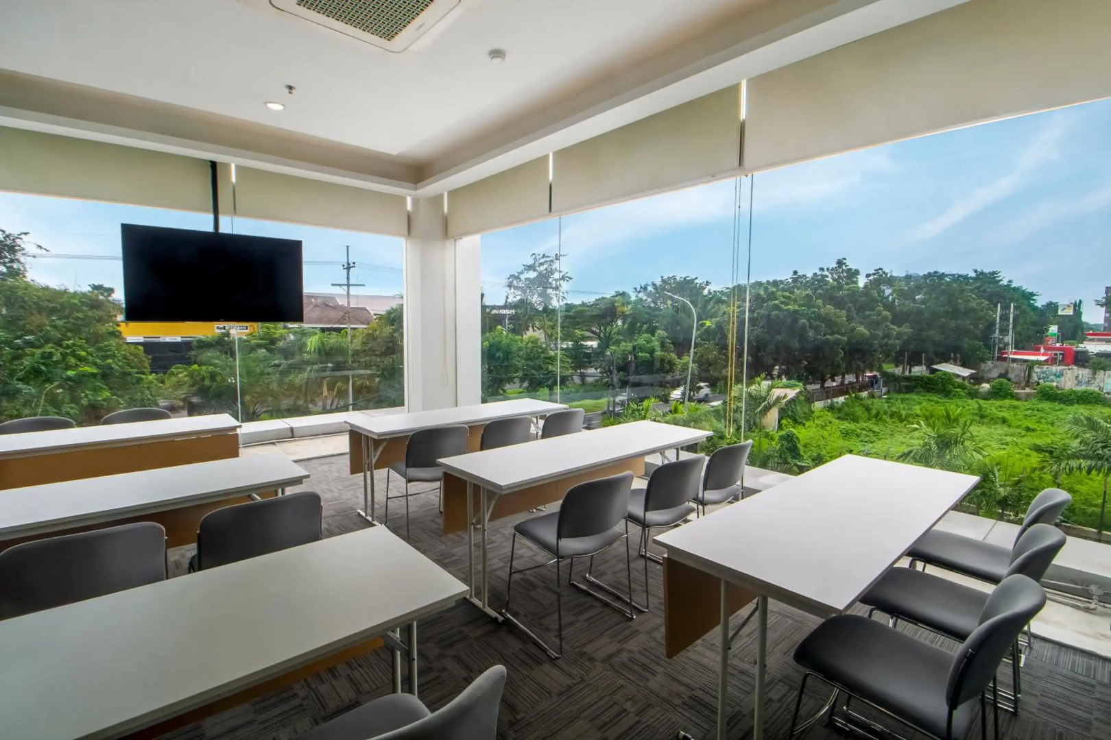 Cleo Hotel Jemursari