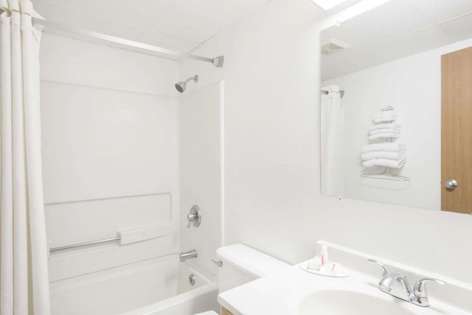 Super 8 Groton Foxwood