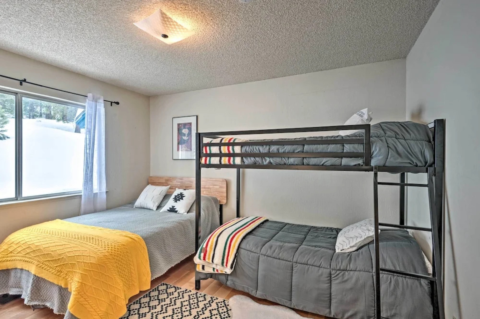 Peaceful & Upscale Ski Cabin: 11 Mi to Heavenly!