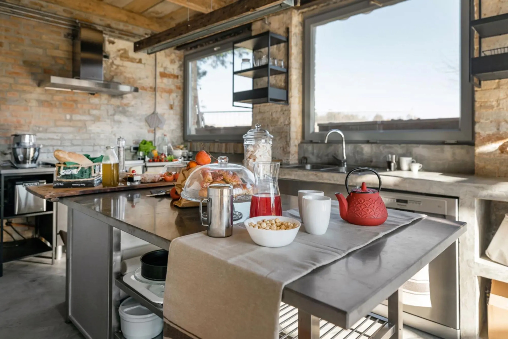 Charm and well-being in a rural setting. Dedicated to all those who seek comfort and style but love-Casa Rurale Botonto