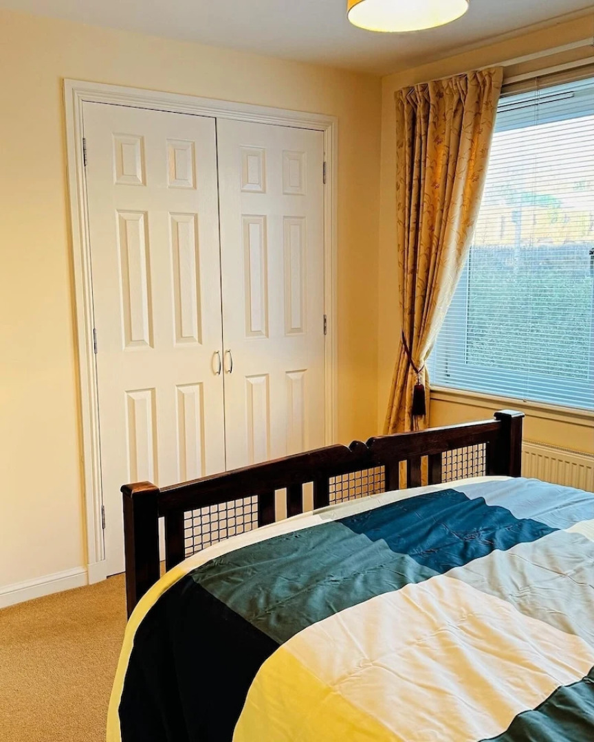 Apartment-2br-parking-walk to Town-near Beach-wifi