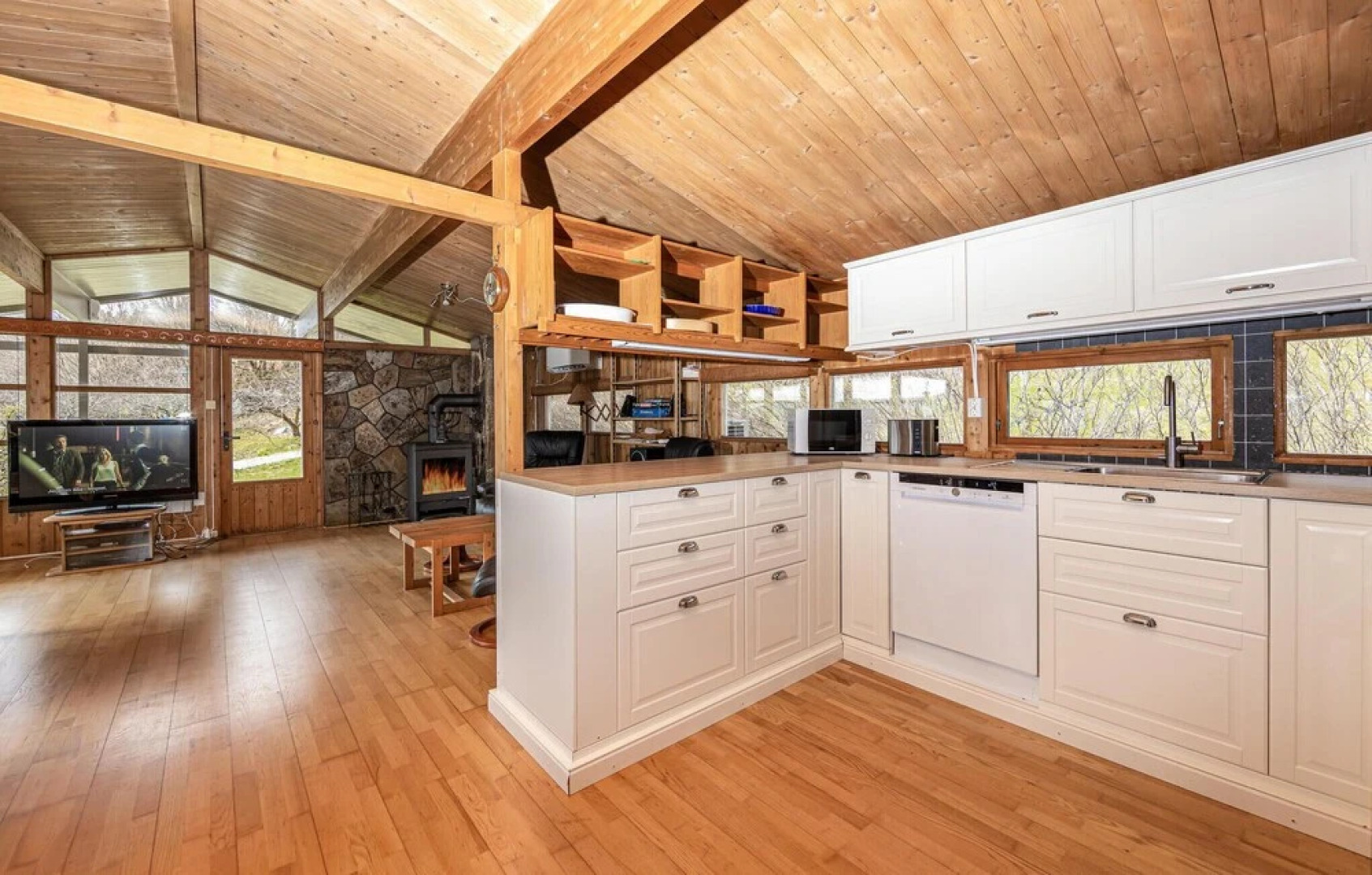 Awesome Home in Vatne With 4 Bedrooms and Wifi