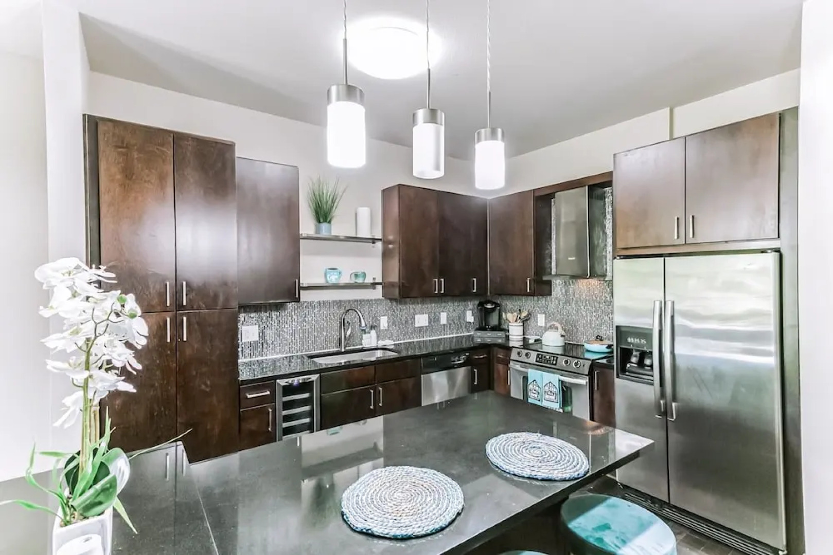 Cozy Condo Nature,park &lakeview 2 Bedroom Condo