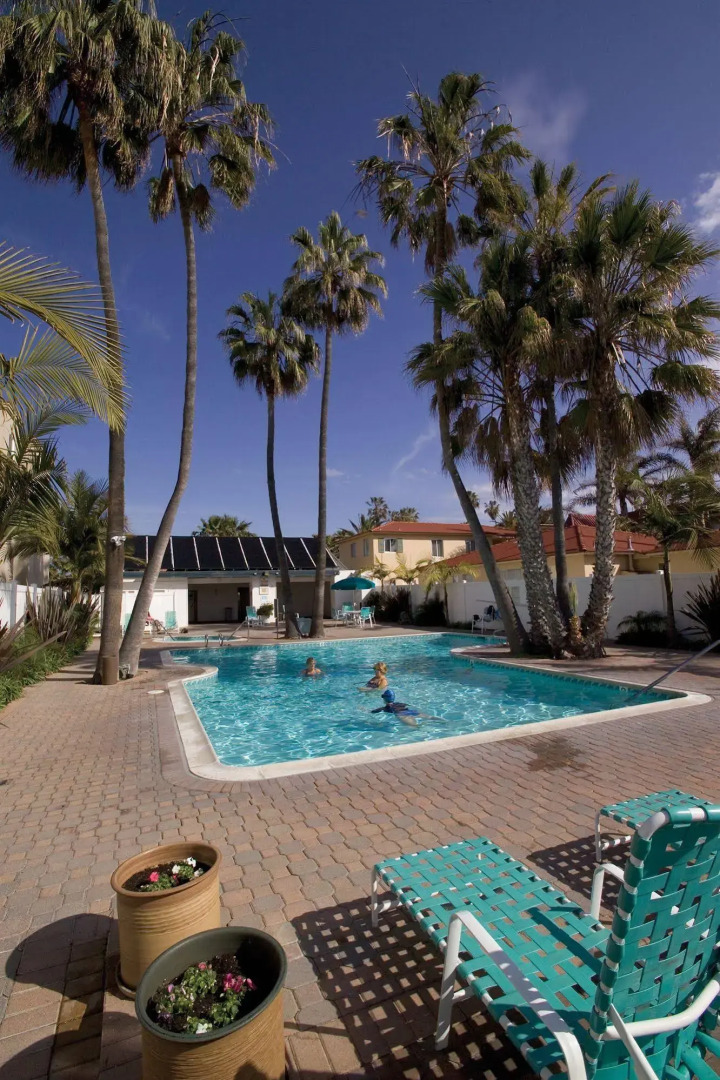 Capri by the Sea by All Seasons Resort Lodging