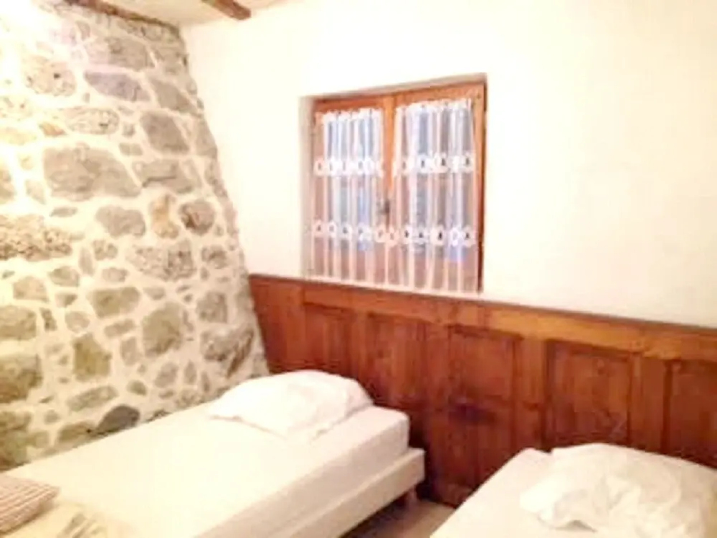 House With 2 Bedrooms in Saint-julien-de-la-nef, With Wonderful Mountain View, Pool Access and Enclosed Garden