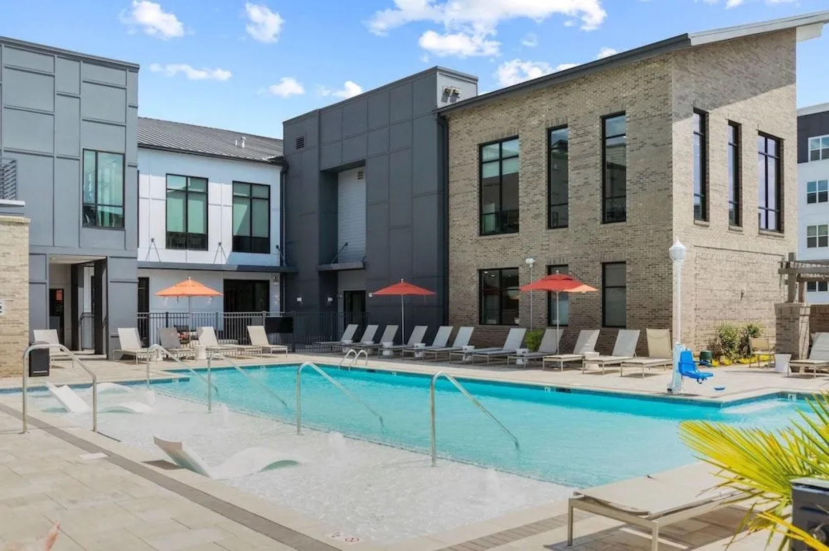 Kasa Charlotte FreeMoreWest