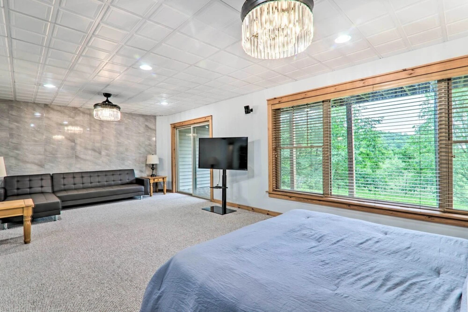 Modern Camelback Mountain Home: 1/2 Mi to Skiing!