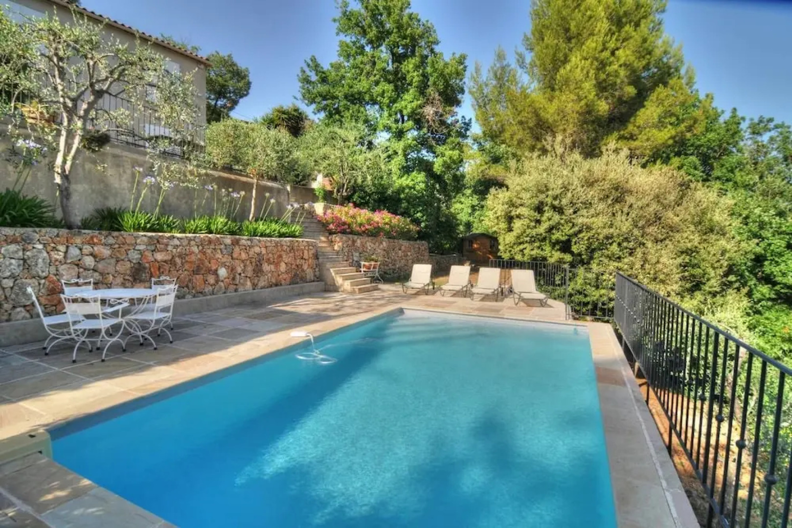 Luxury 3 bedroom villa with pool