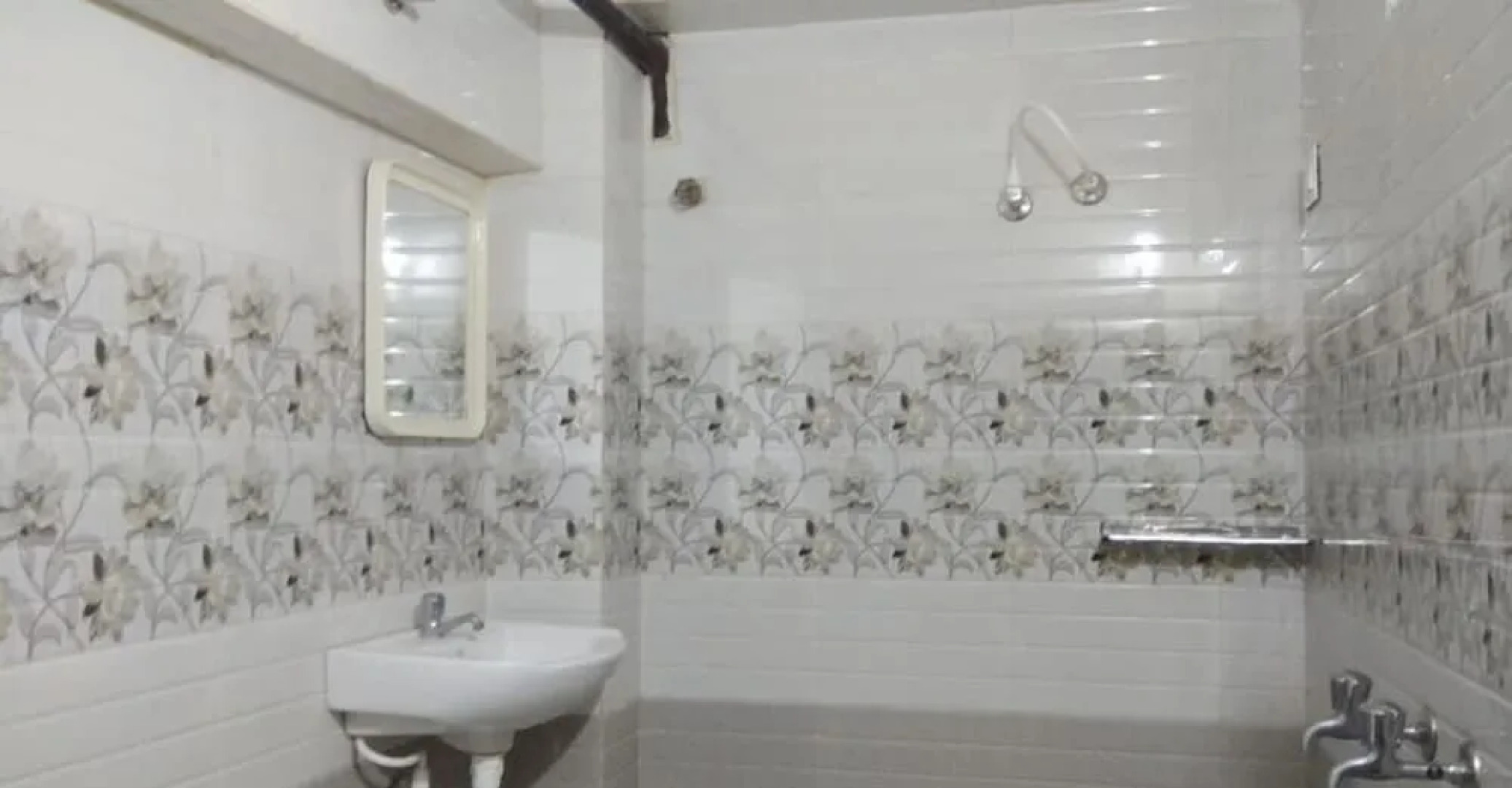 iROOMZ Subhadra Comforts