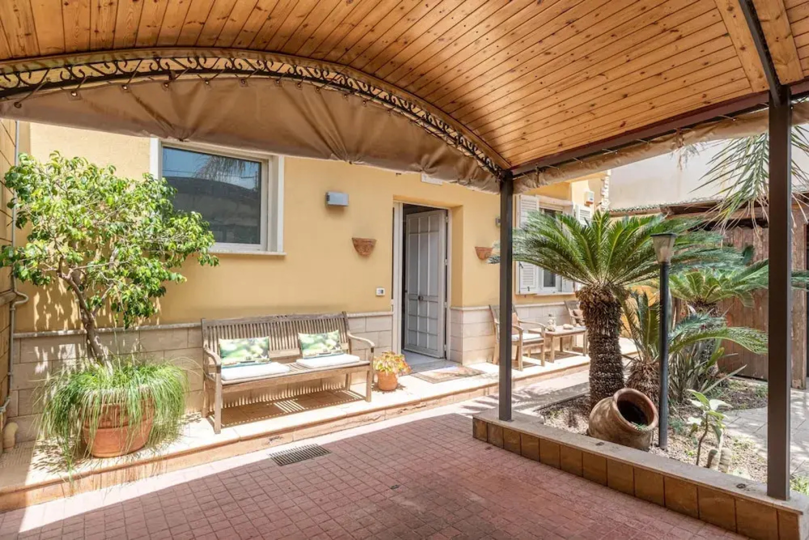 Villetta Ficarazzi by Wonderful Italy