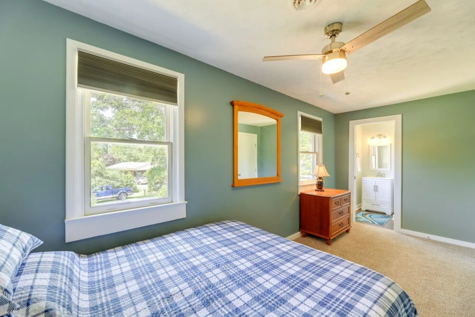 Well-equipped Morehead City Home ~ 5 Mi to Beach!