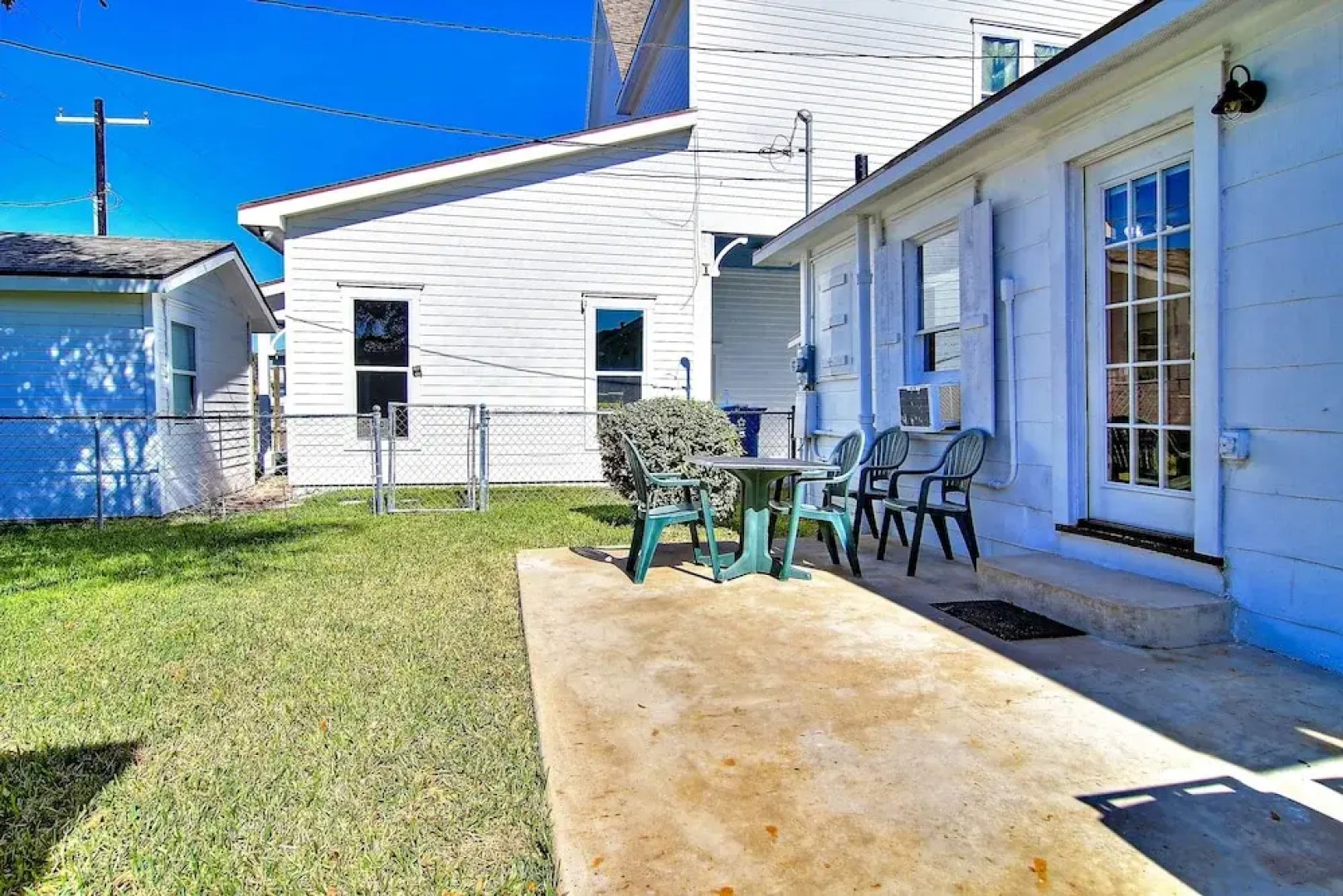 Joys Beach 1 Bedroom Cottage by RedAwning