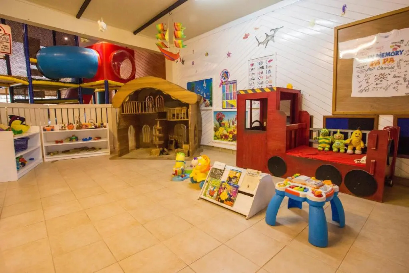 Plantation Island Resort