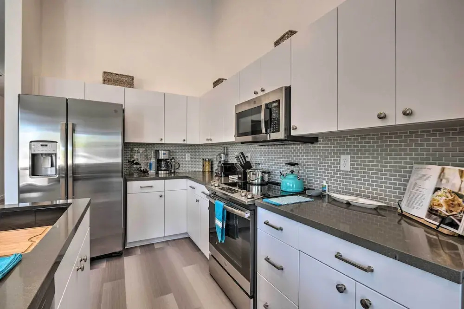 Modern Midtown Haven w/ Garage: Mt Rose Day Trips!