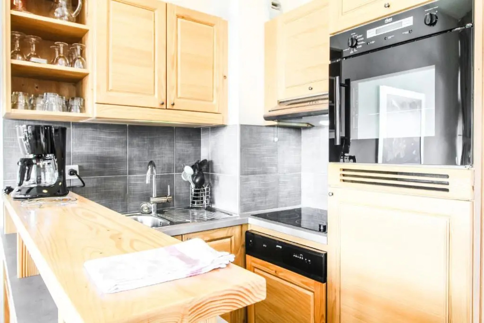 Private penthouse 2-bed Apartment, ski in and out in 5* Flaine Residence