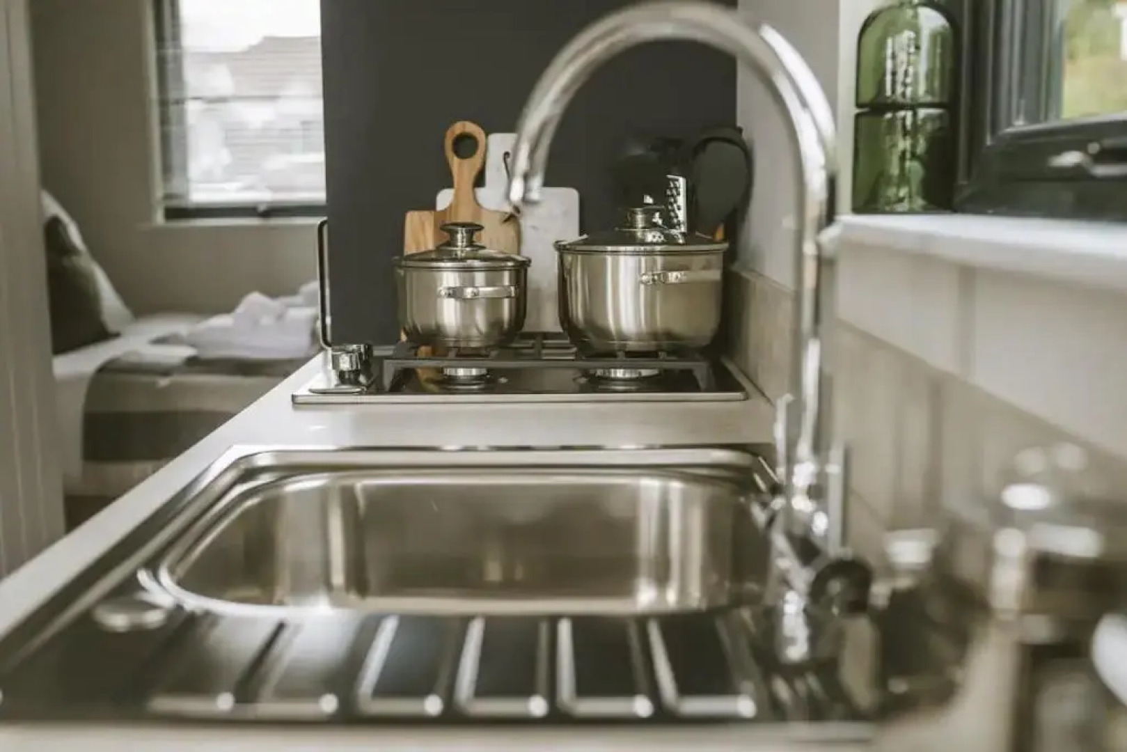 Water Cabin - 10 Mins from Bath (New listing)