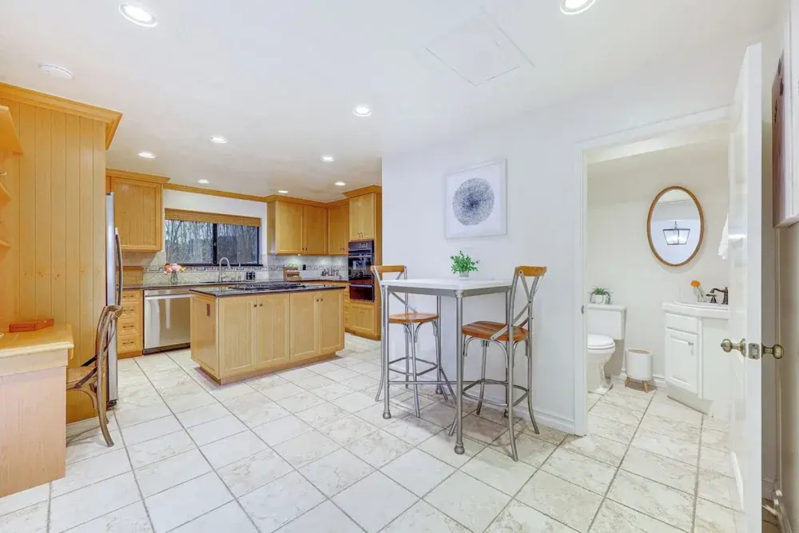 Summerland Home w/ Beach Supplies: Walk to Beach!