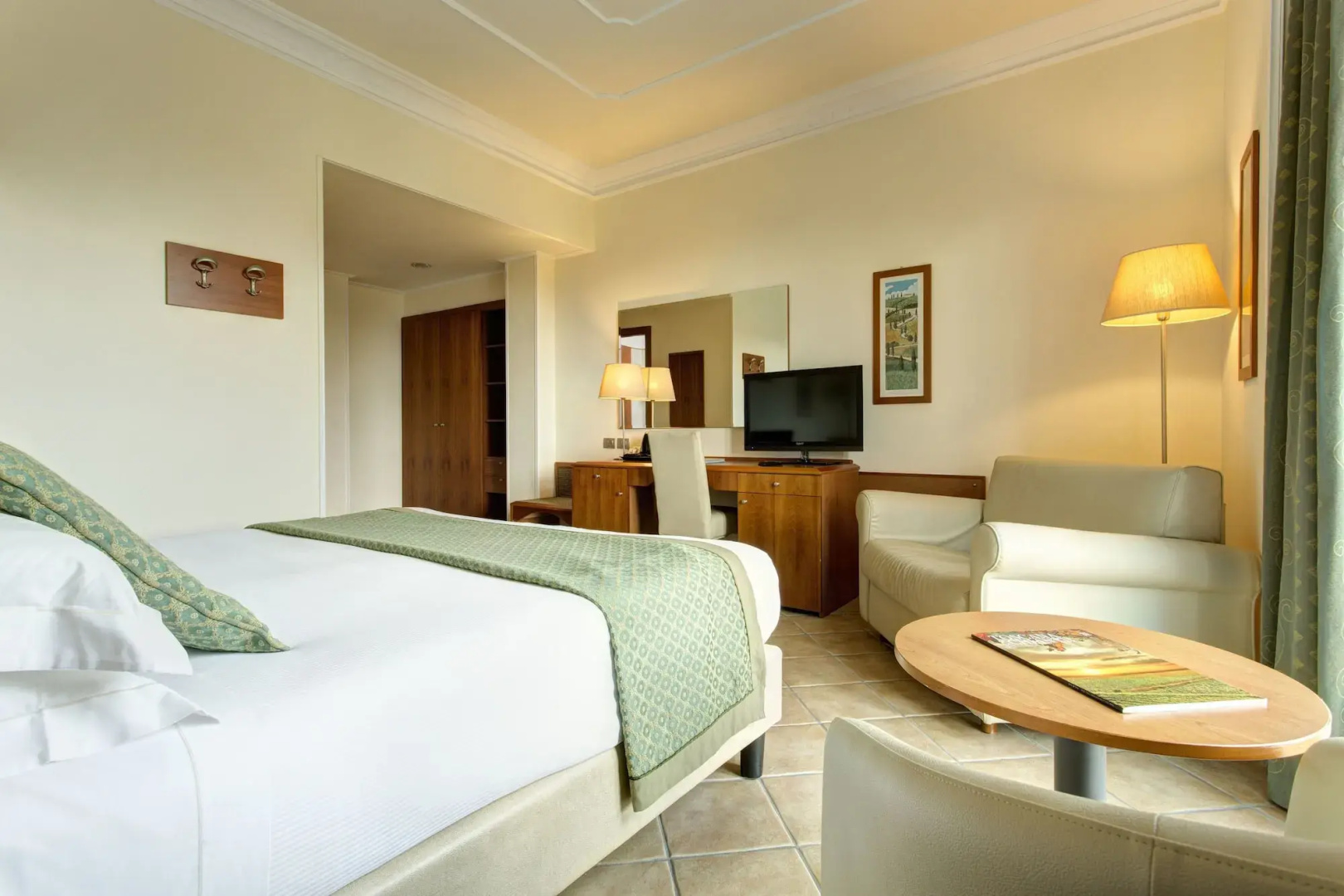 Hotel Athena