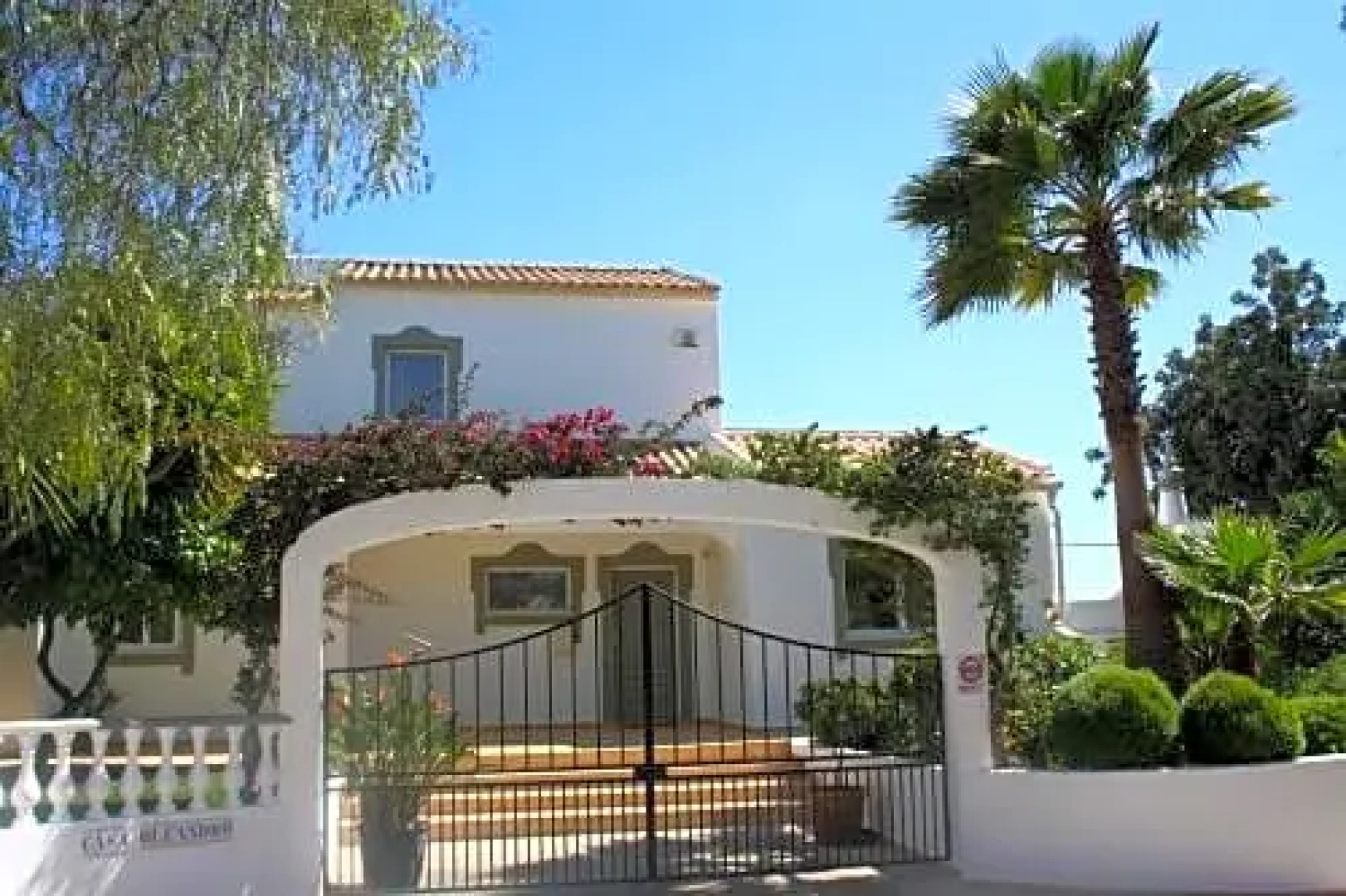 Casa Oléandro by Flo