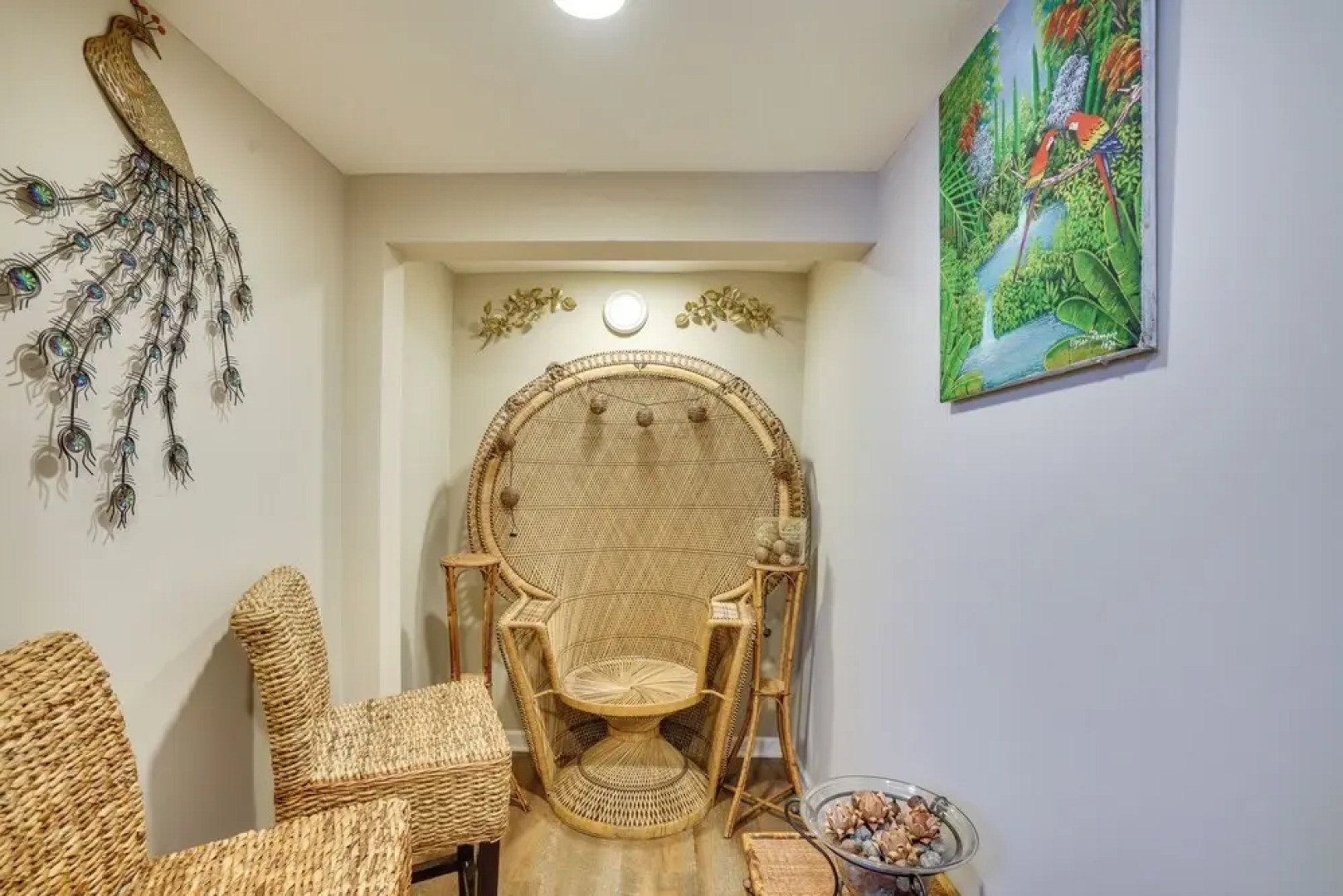 8 Mi to Downtown: Convenient Minneapolis Home