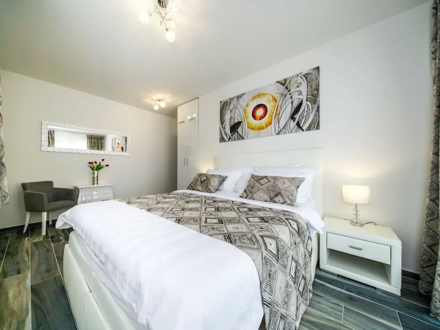 Luxurious Villa with Private Swimming Pool, Hot Tub, Sauna, Lovely Taverne