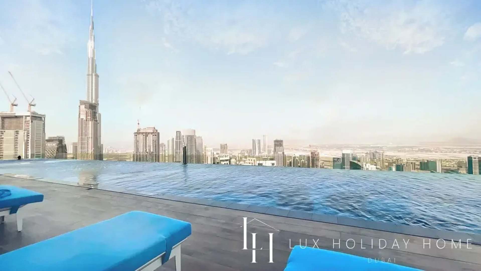 LUX The Paramount Sea View Suite