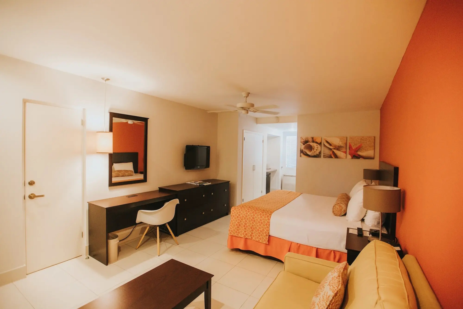 voco Surfside Aruba by IHG