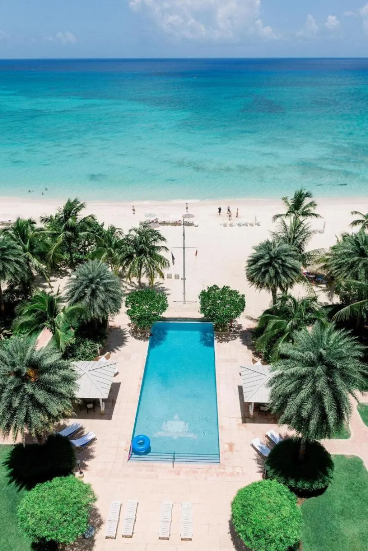 Caribbean Club Luxury Condo Hotel