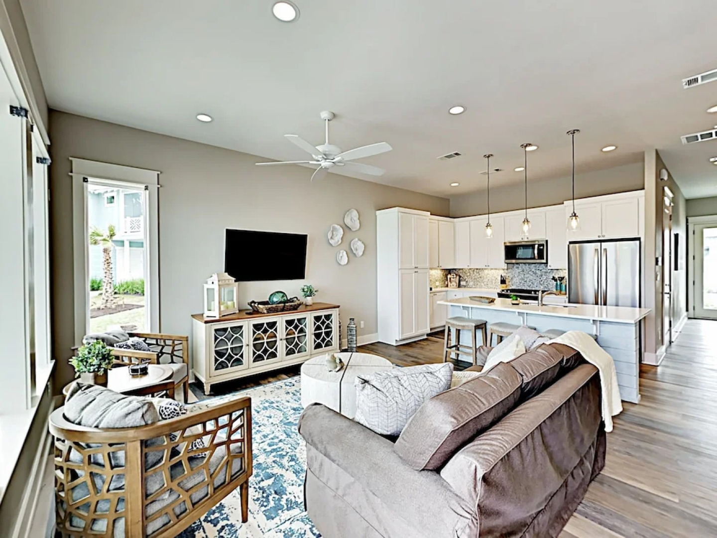 Luxe Waterfront #203 - 2 Br Villa