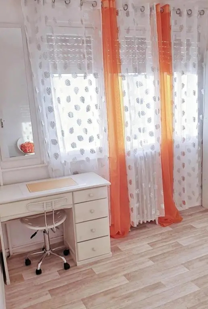 Chambre privée avec clé, WIFI dans appartement (SDB, WC, Cuisine, partagés)