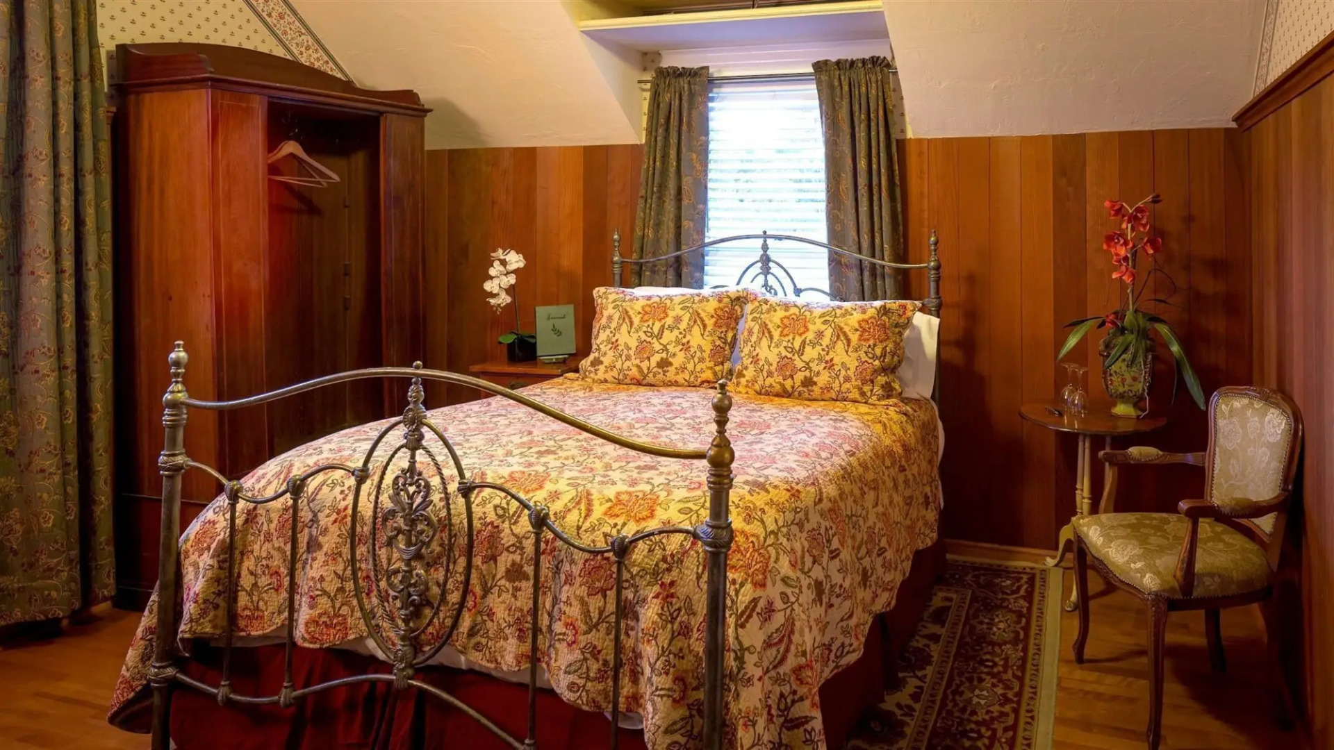 Cabernet House, An Old World Inn