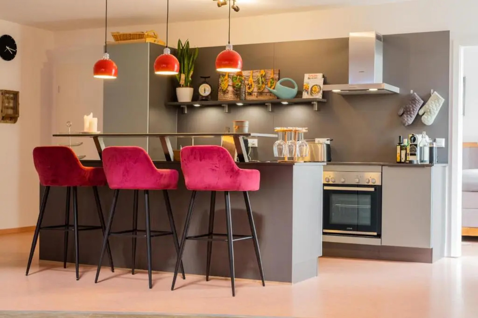 dreamcation - Wohnen in KIRCHE, 3D-Tour, Terrasse, BBQ, Küche, Kamin, 180qm