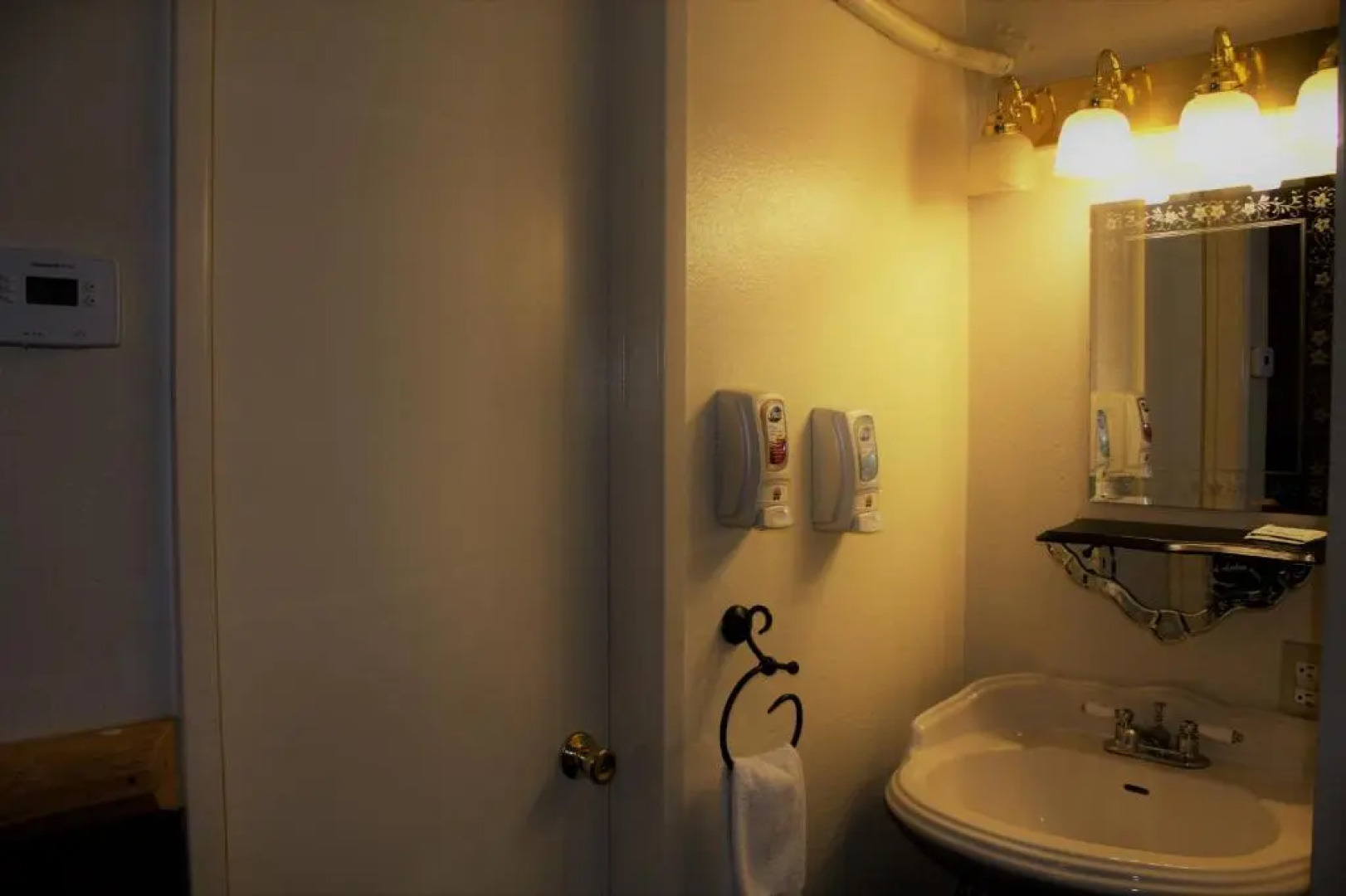 Rodeway Inn & Suites Fireside Lodge