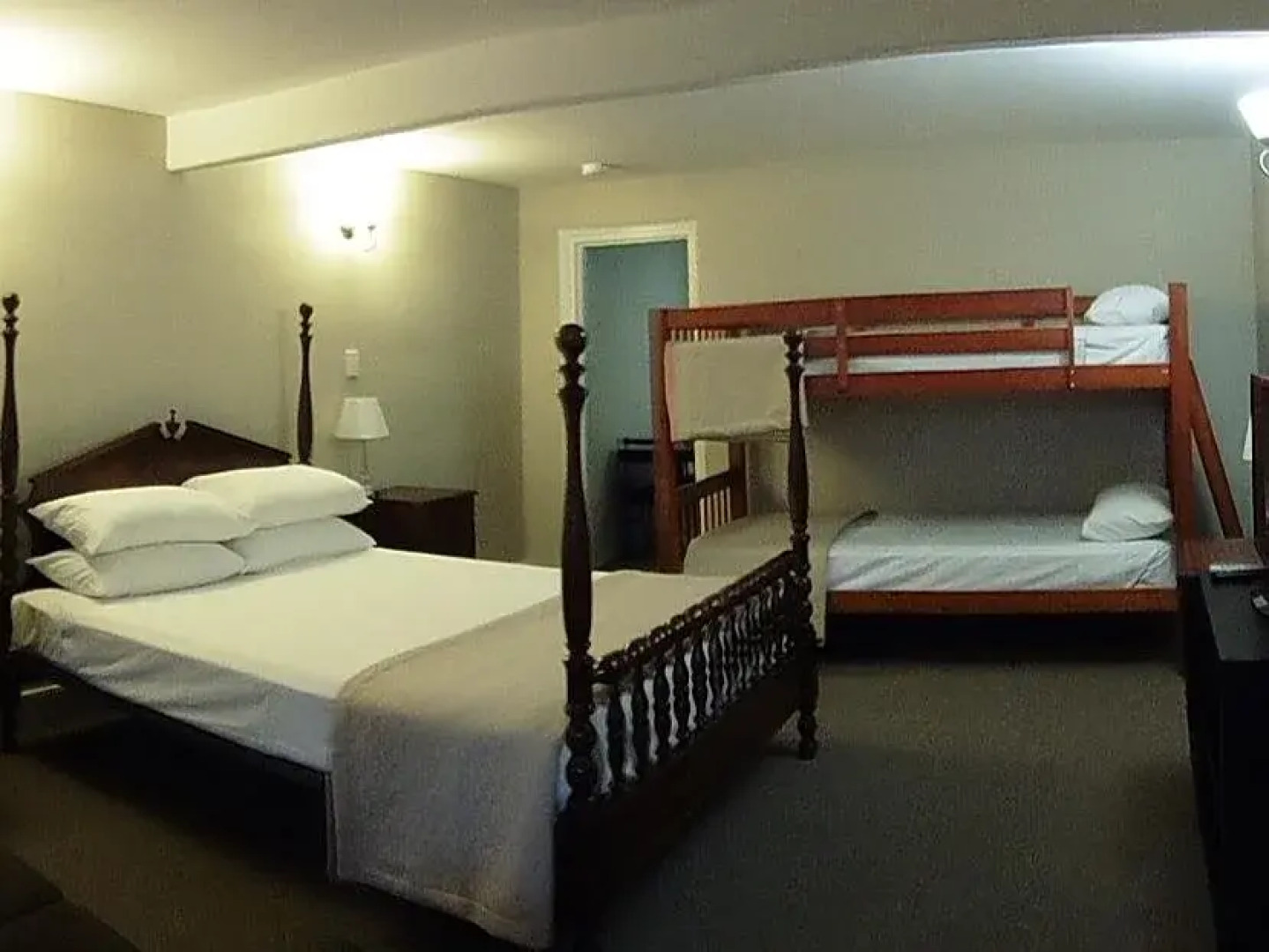 The Nosh and Nod - Howick Street