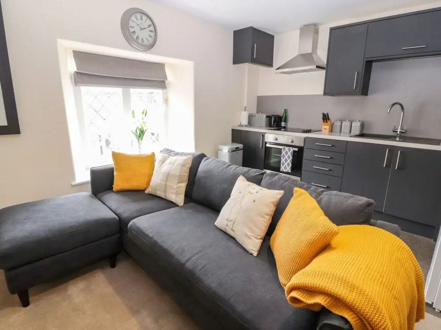 Blue Lion Hotel Apartment