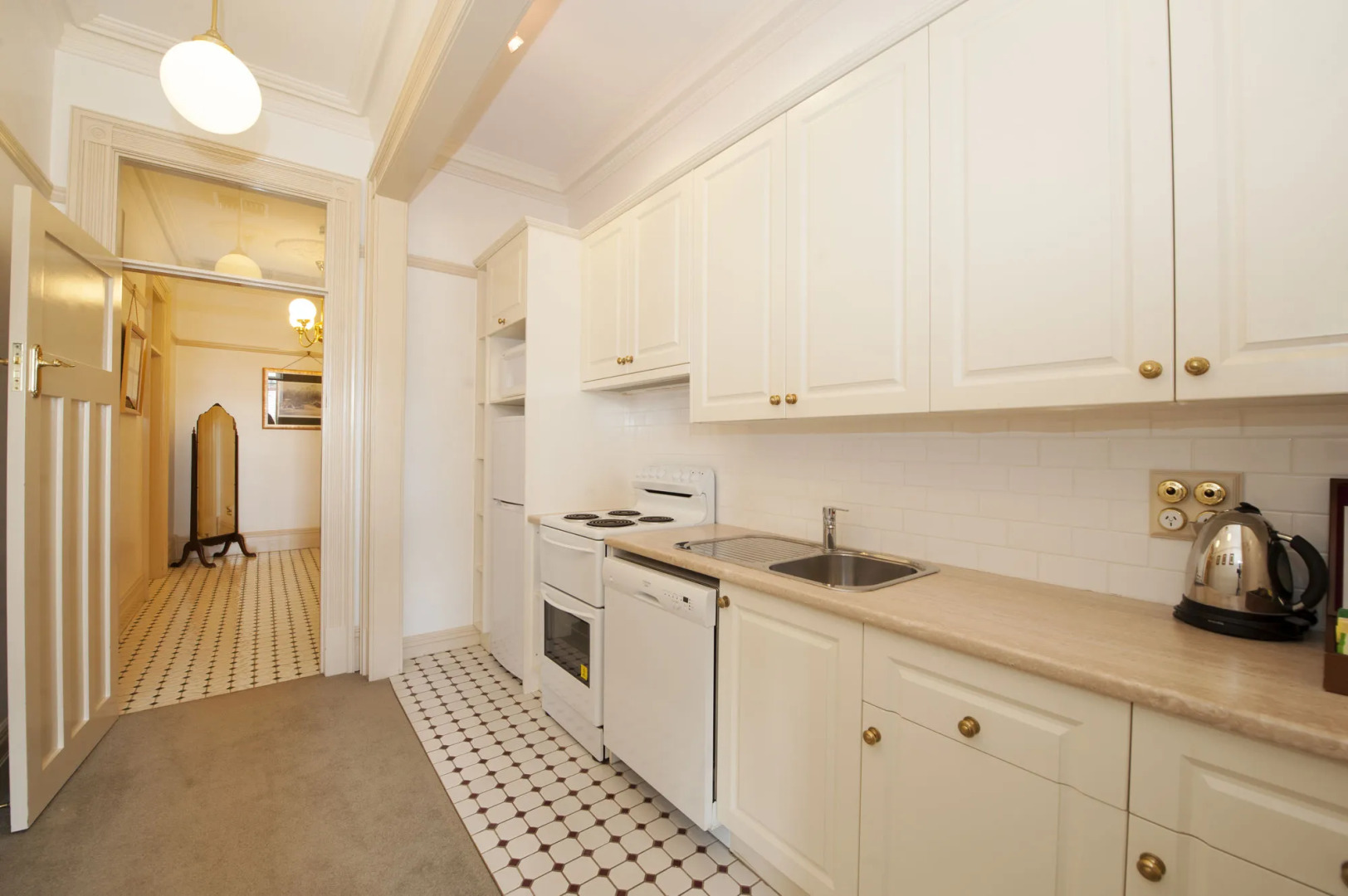 Cobb & Co Court Boutique Hotel