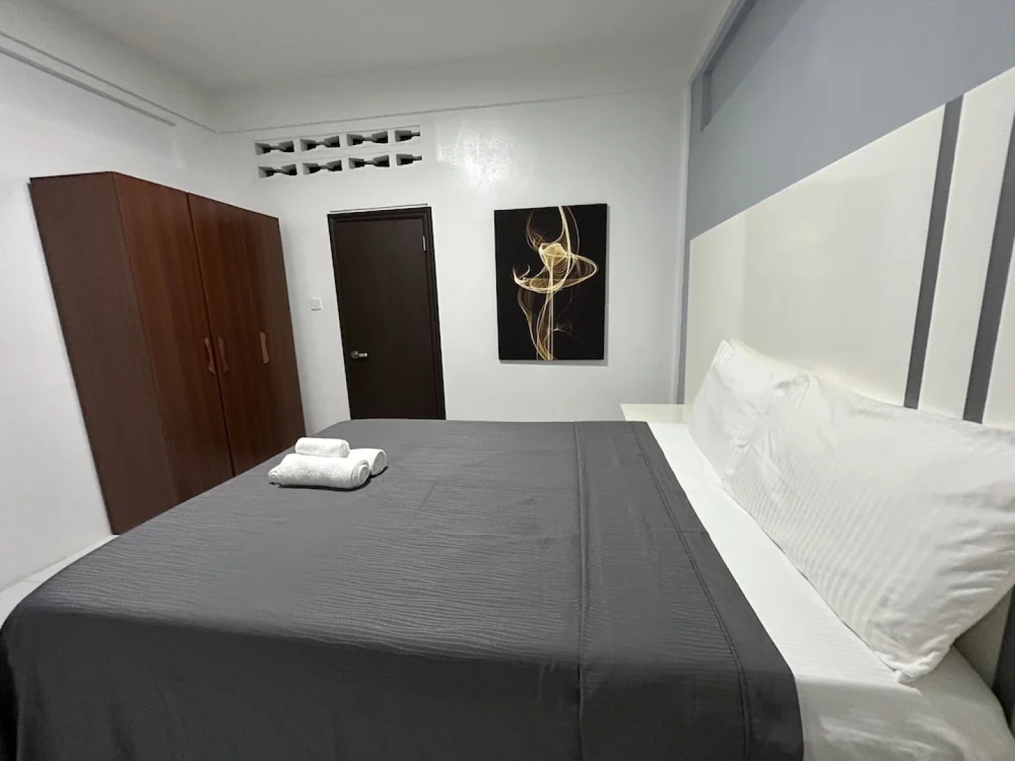 3Bd Luxury Villa Located in Prime Loc