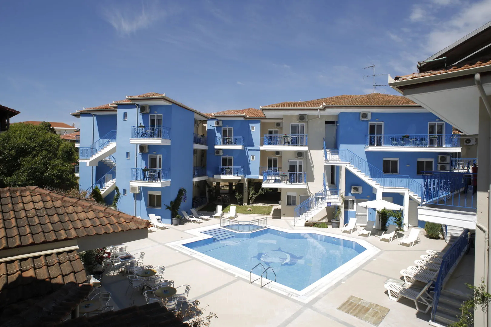 Stratos Hotel