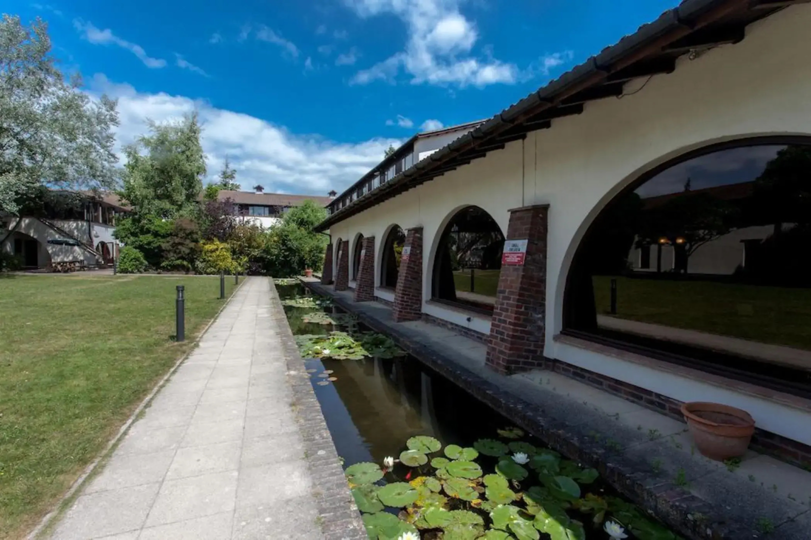 Europa Gatwick Hotel & Spa