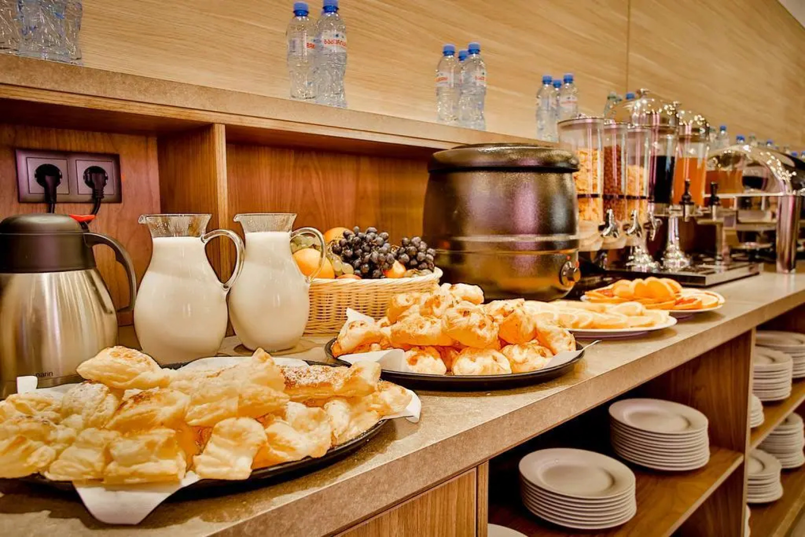 Амери Плаза