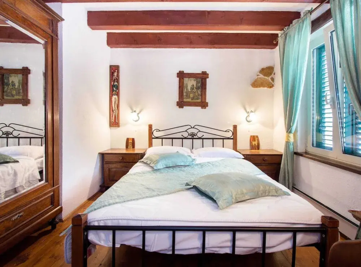 Authentic Dalmatian Hillside Escape With Pool, Sauna & BBQ