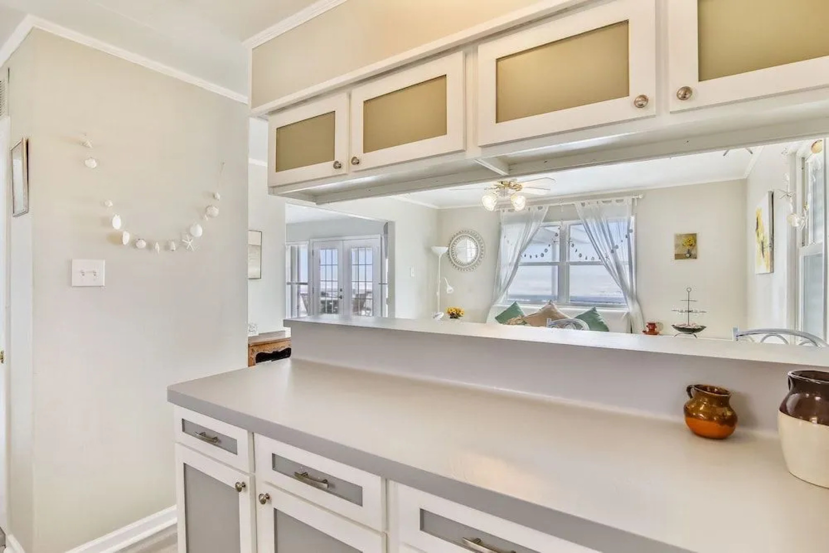 Betsy'S Beachfront Cottage