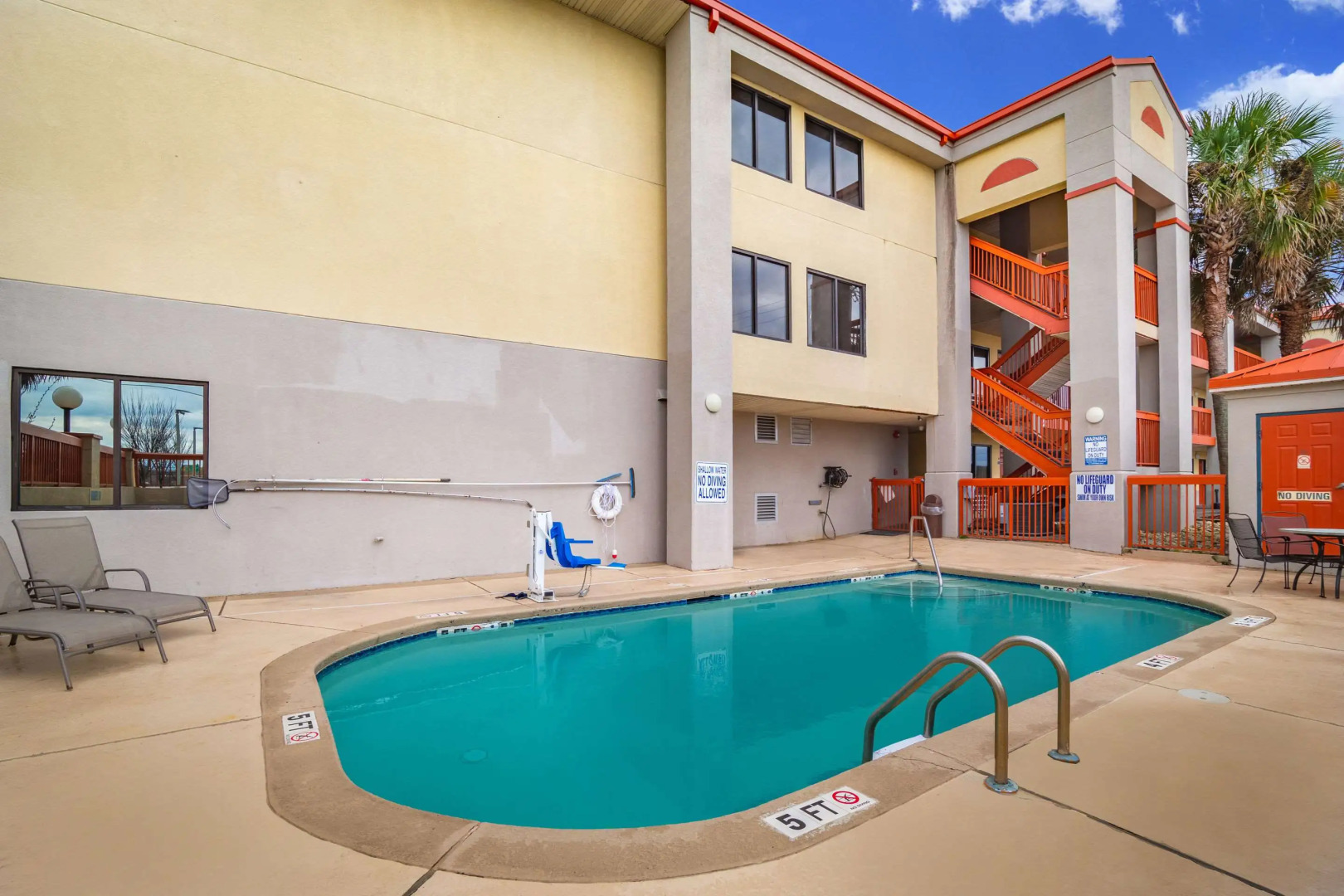 Quality Inn & Suites Ft. Jackson Maingate