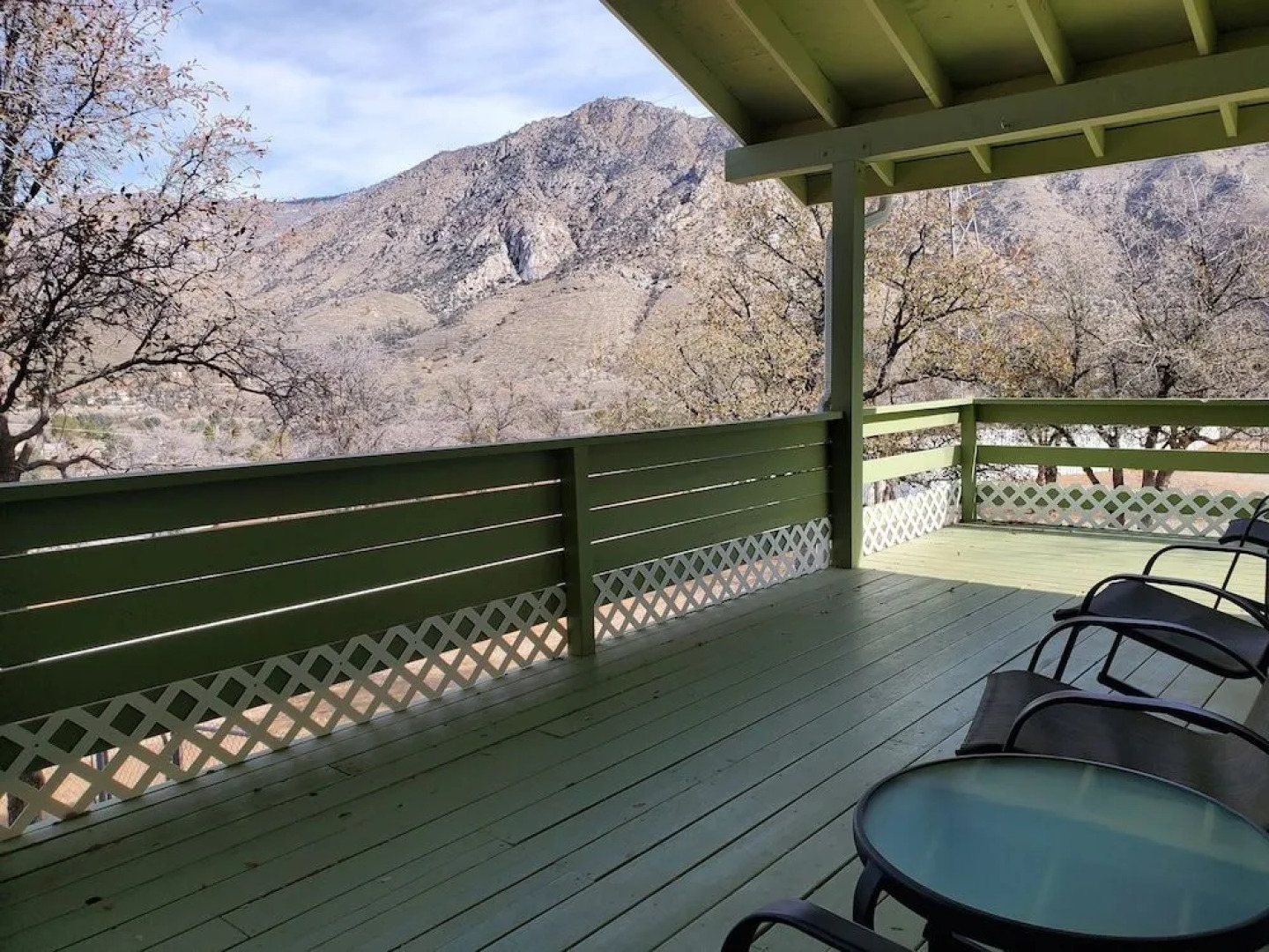 Kern River Retreat - Walk To River & Downtown! 3 Bedroom Retreat by RedAwning