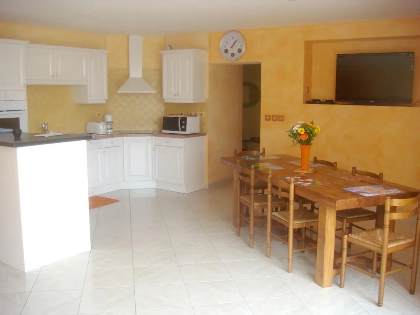 House With 2 Bedrooms in Mouterre-silly, With Shared Pool, Enclosed Garden and Wifi - 180 km From the Beach
