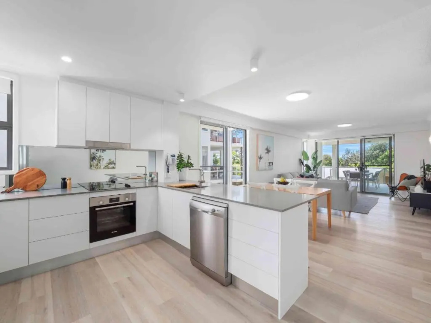 Pacific Marina Apartments