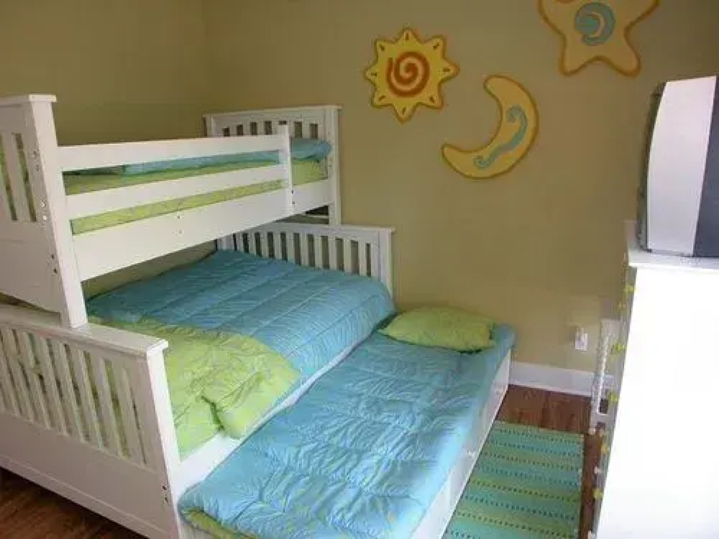 VM 4152 by RedAwning