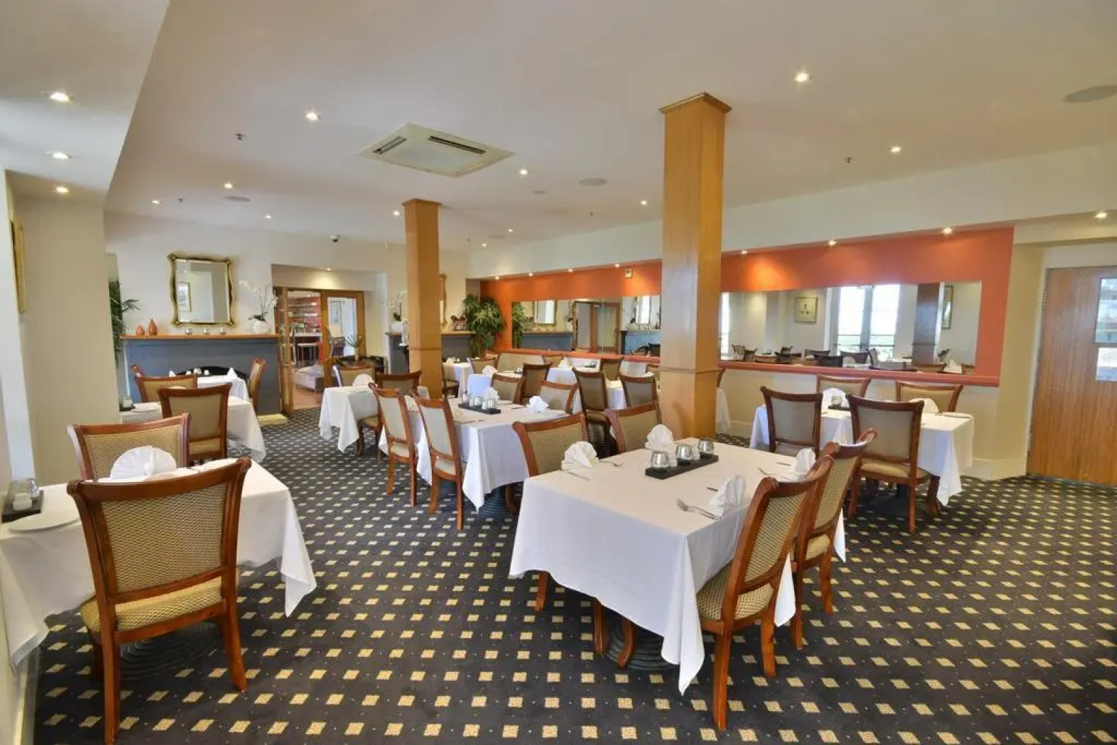 Seahorse Inn Hotel & Villas