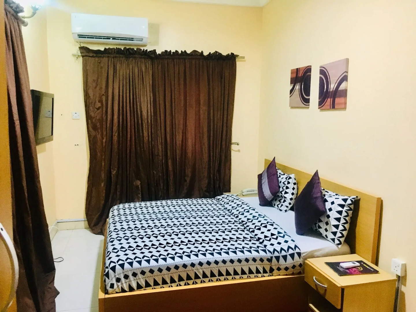 Topaz Luxury Suites & Apartments