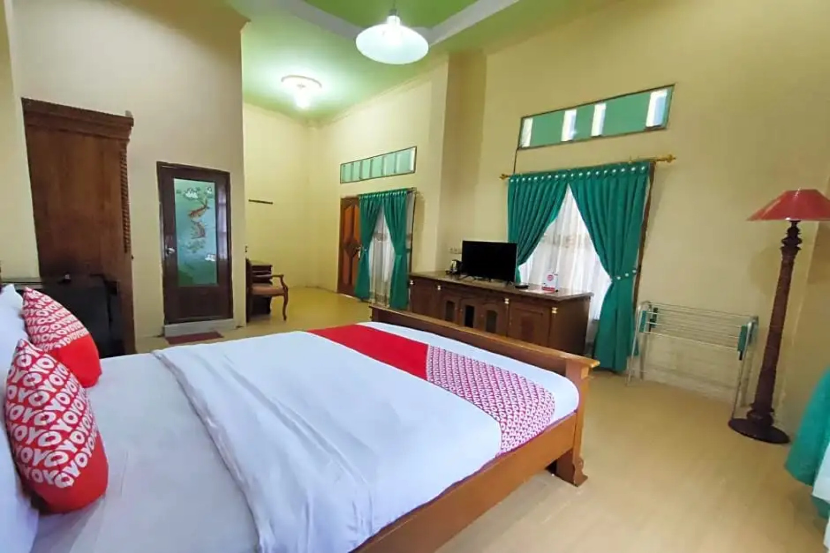 OYO 2994 Hotel Wedika